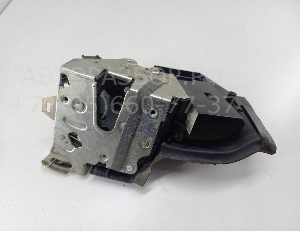 Замок двери передней правой