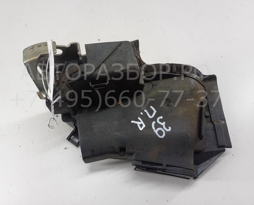 Замок двери передней правой