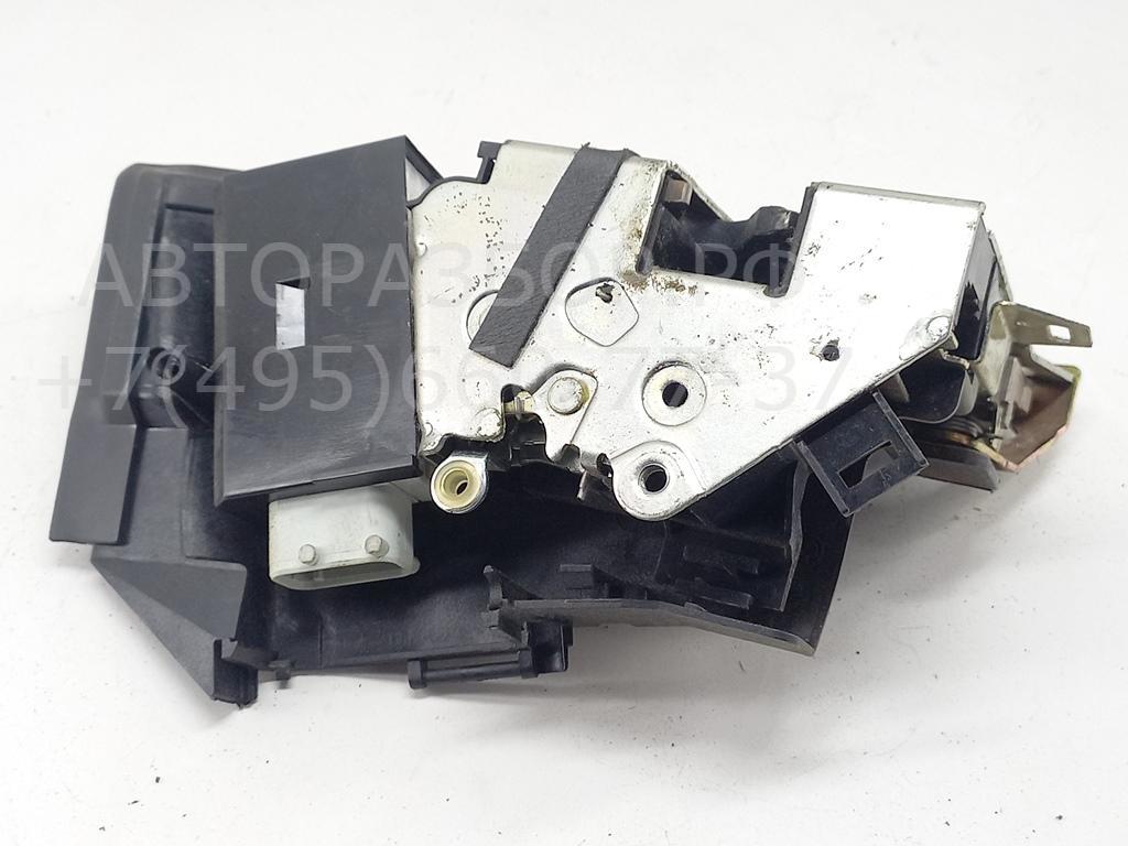 Замок двери передней правой