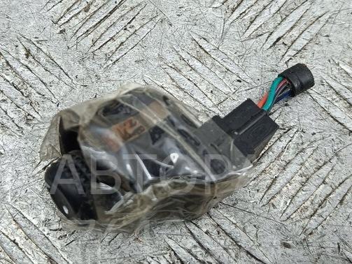 Кнопка регулировки зеркала