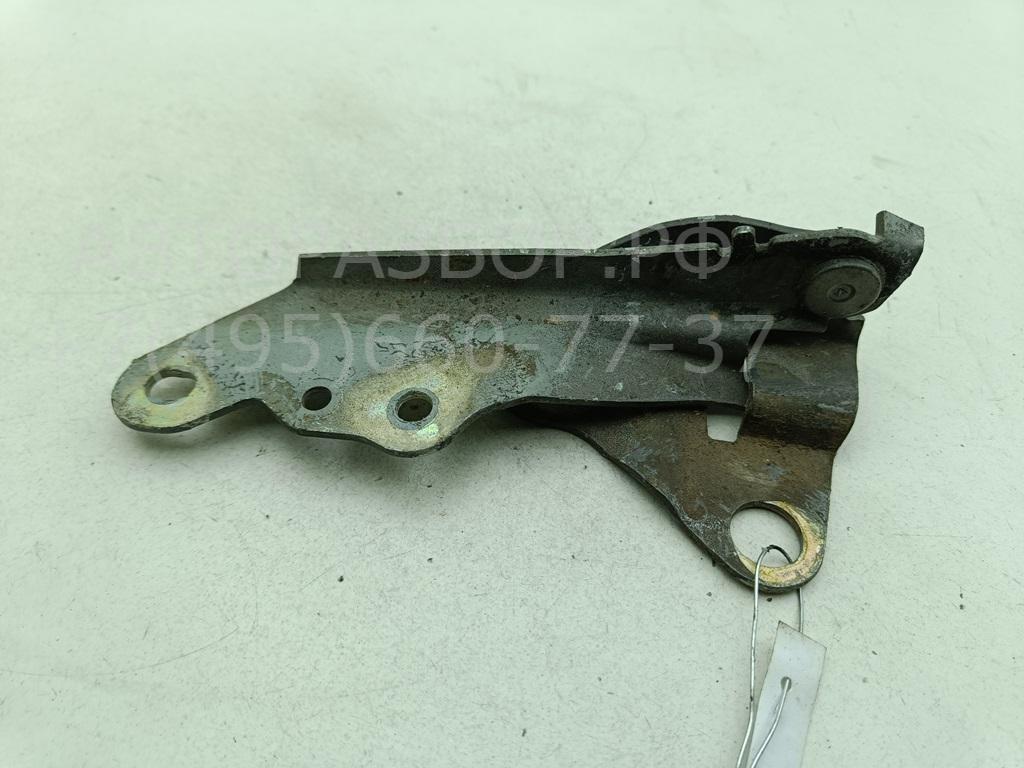 Петля капота правая