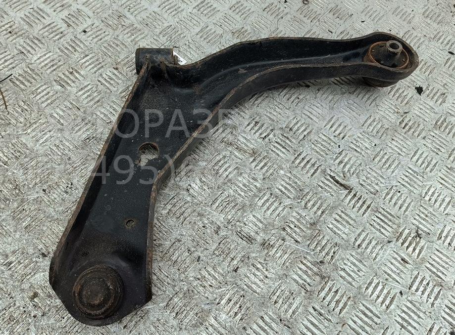 Рычаг передний правый