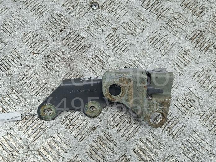 Петля капота левая