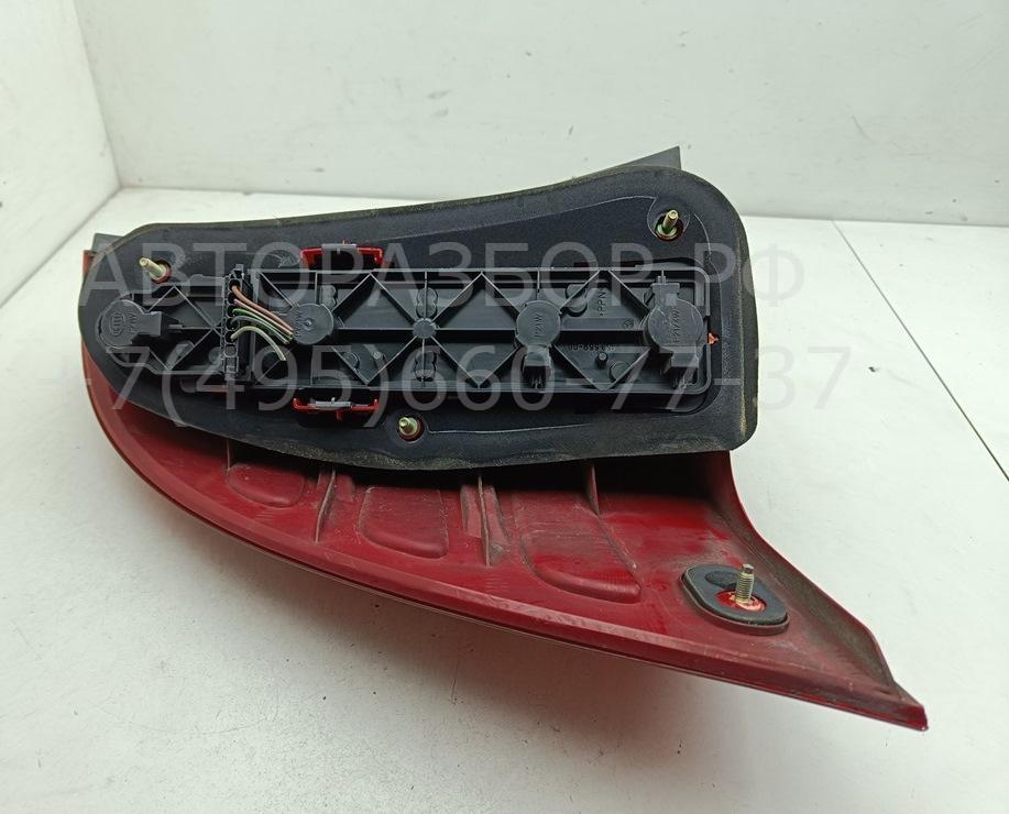 Фонарь задний правый