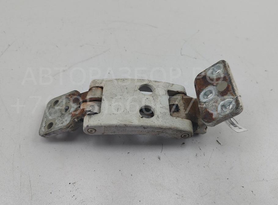 Петля двери