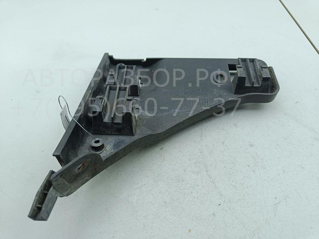 Кронштейн переднего бампера правый