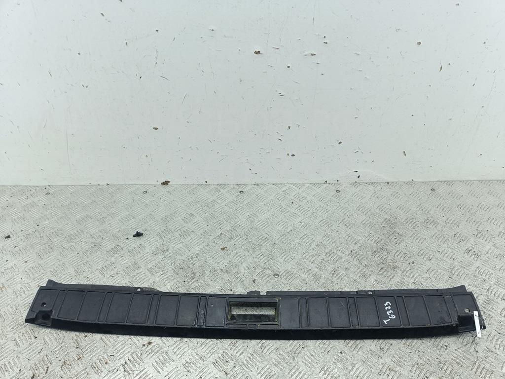 Обшивка багажника