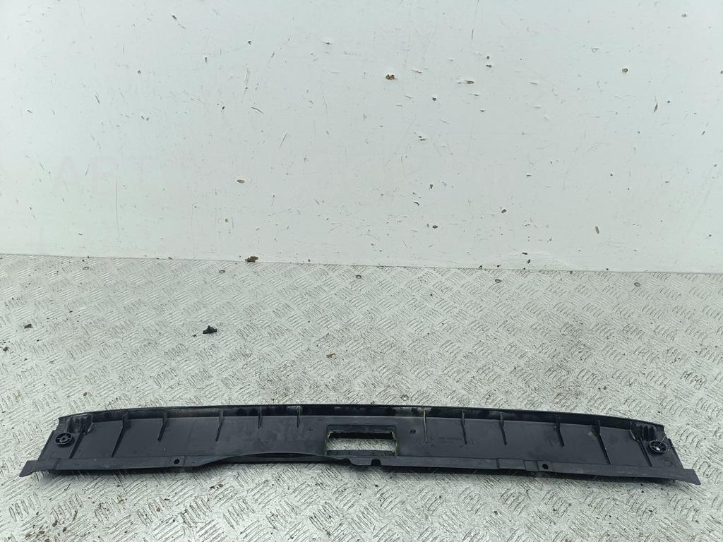 Обшивка багажника