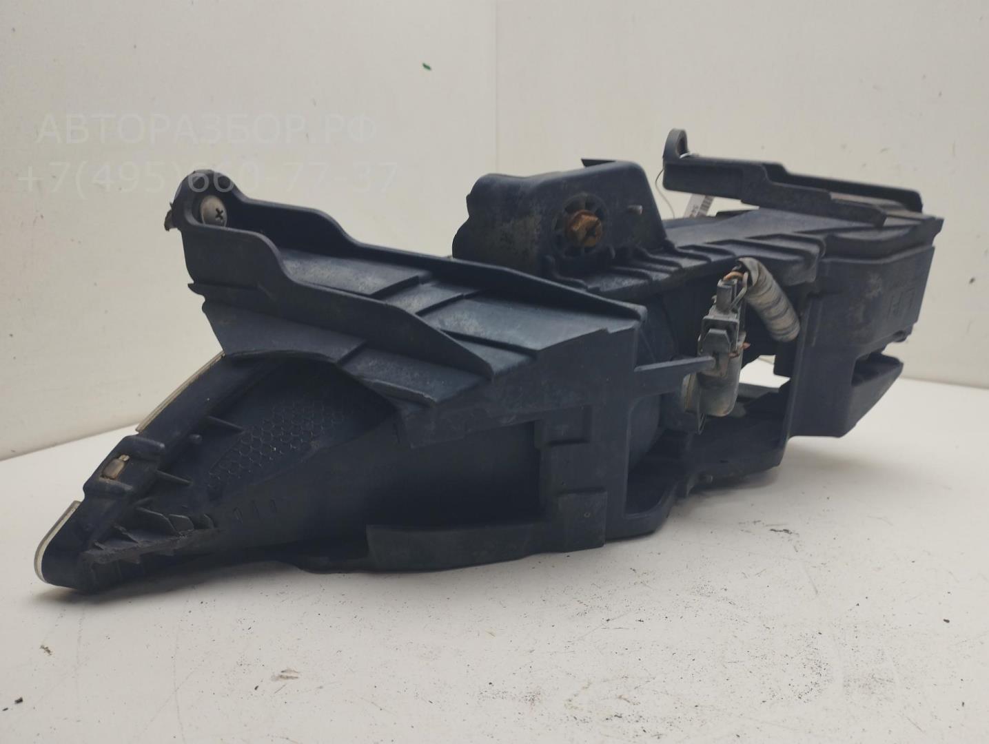 Фара противотуманная левая