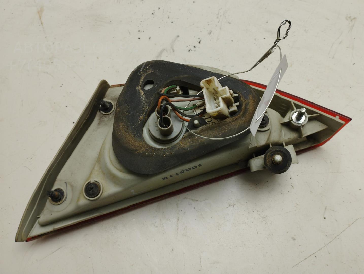 Фонарь задний внутренний левый