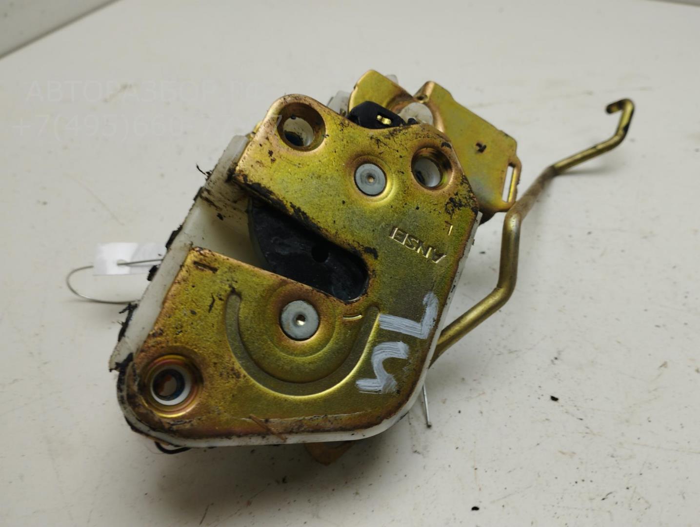 Замок двери передней левой