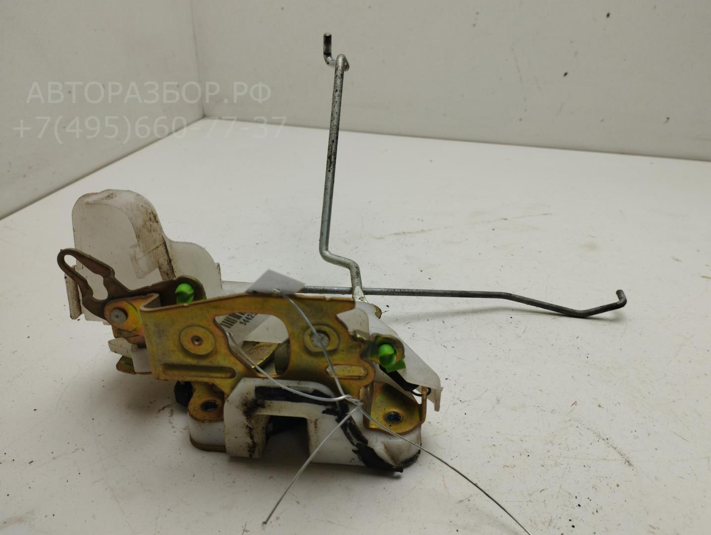 Замок двери передней правой