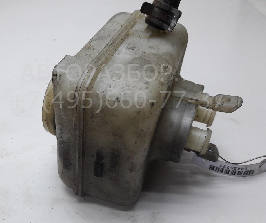 Бачок главного тормозного цилиндра