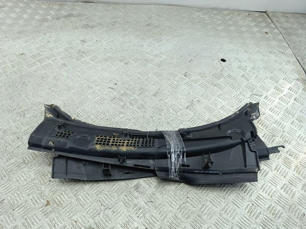 Решетка стеклоочистителей (Жабо)