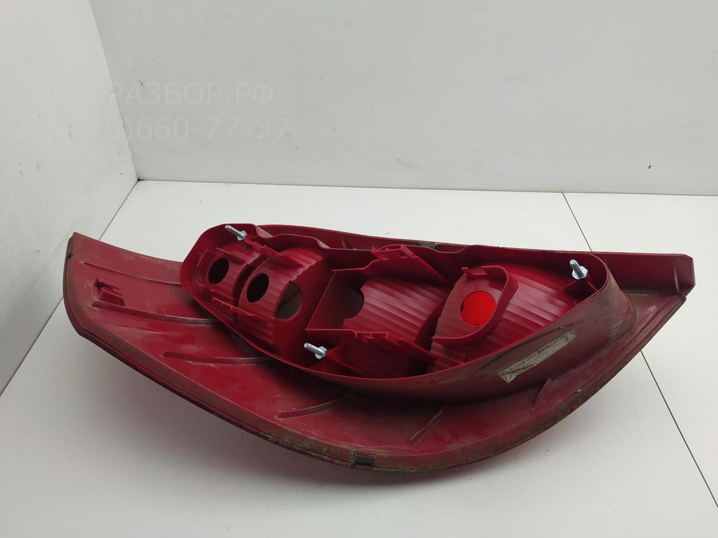 Фонарь задний правый