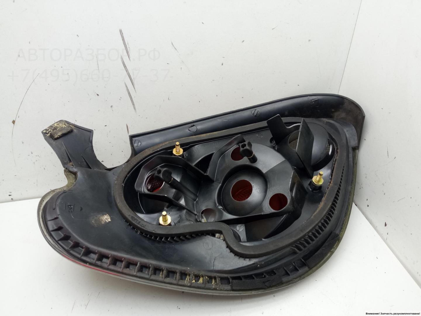 Фонарь задний правый