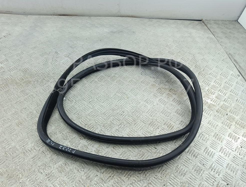 Уплотнитель двери