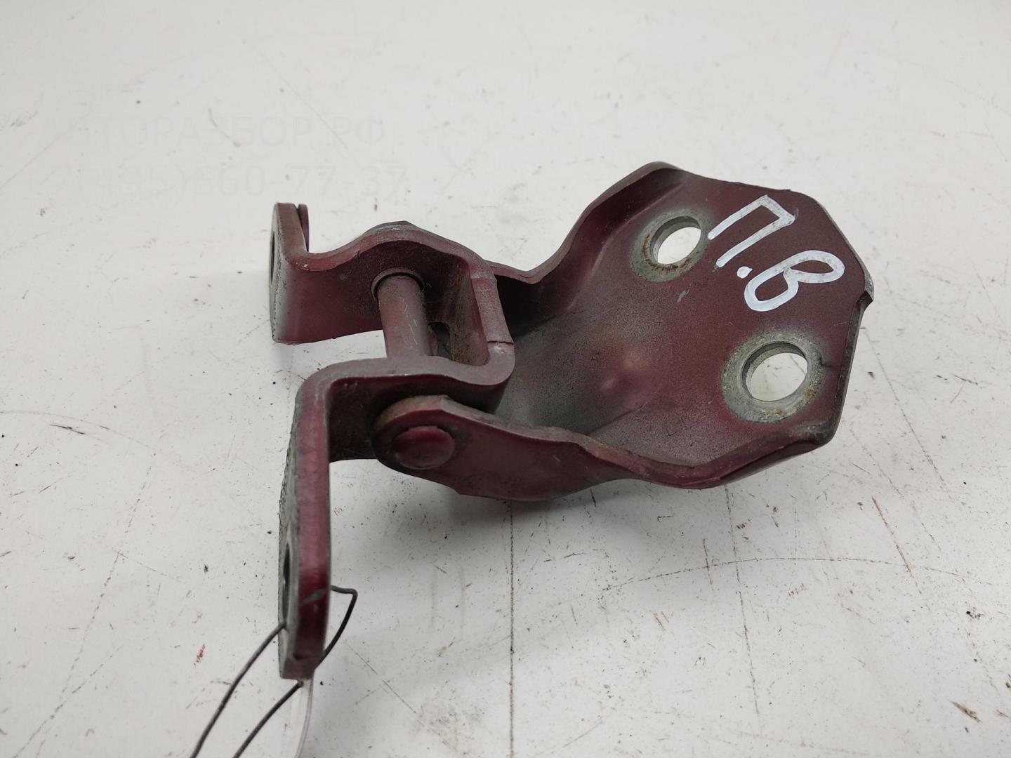 Петля двери