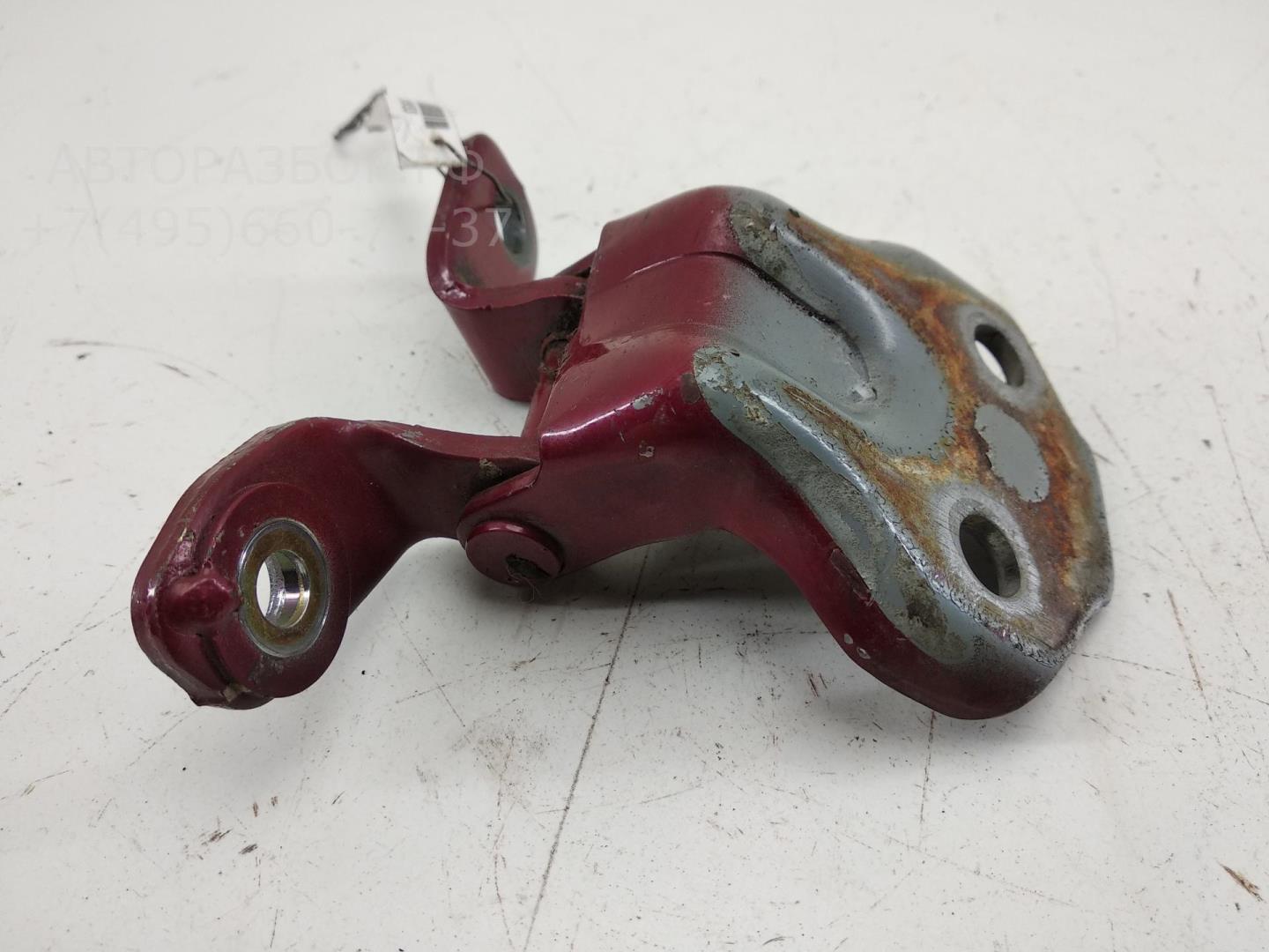 Петля двери