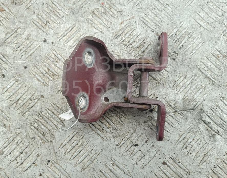 Петля двери