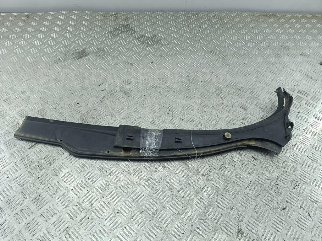 Решетка стеклоочистителей (Жабо)