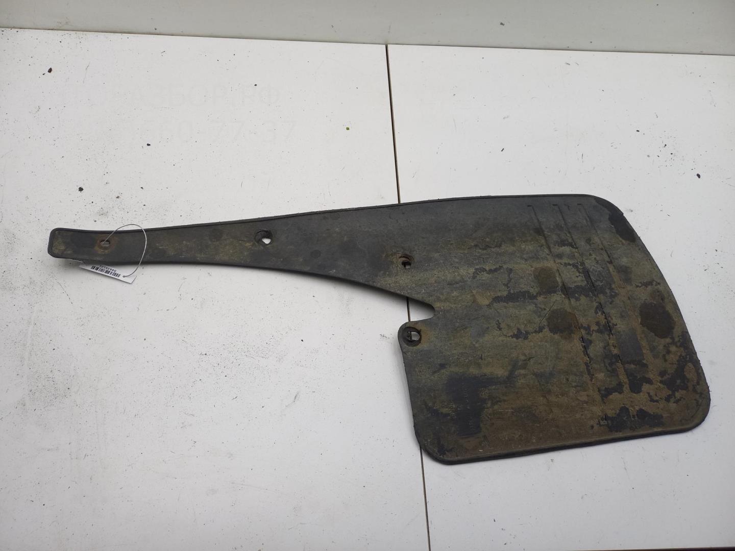 Брызговик задний левый