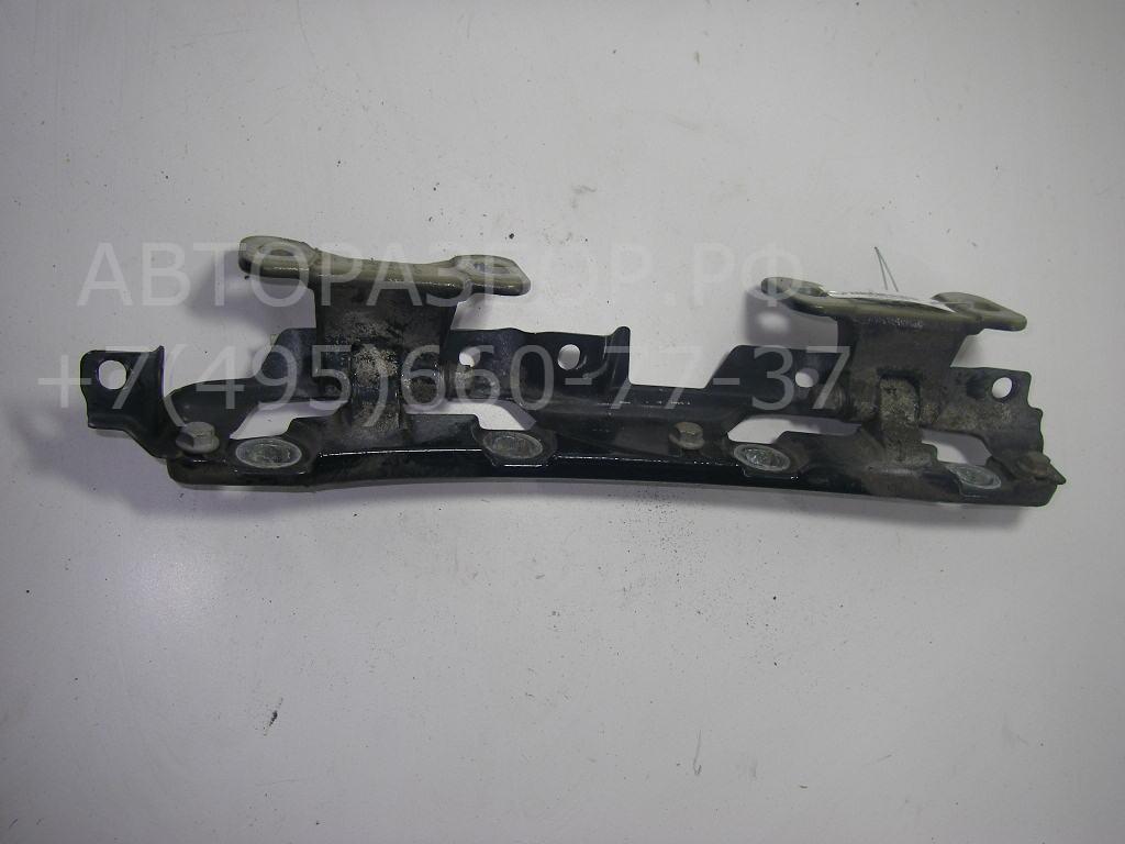 Петля крышки багажника