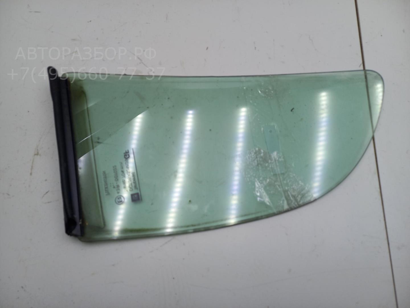 Стекло двери задней правой (форточка)