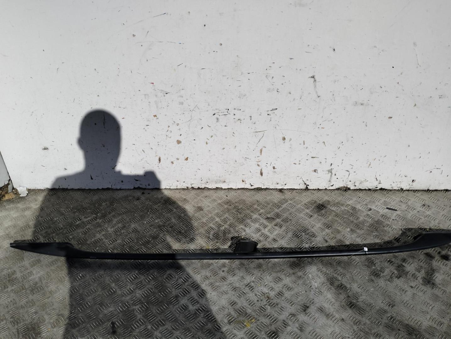 Рейлинг (релинг) левый (планка на крышу)