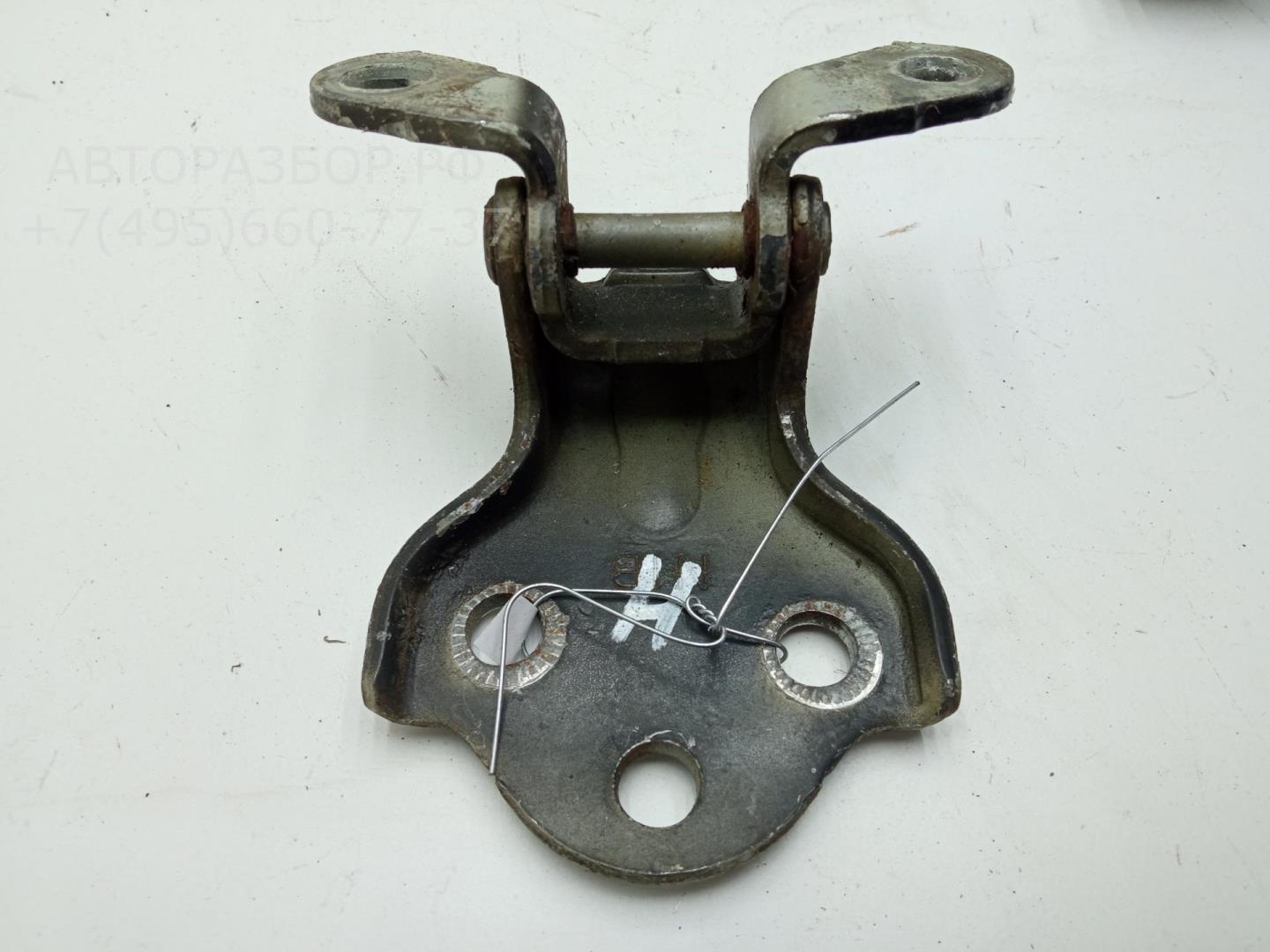 Петля двери