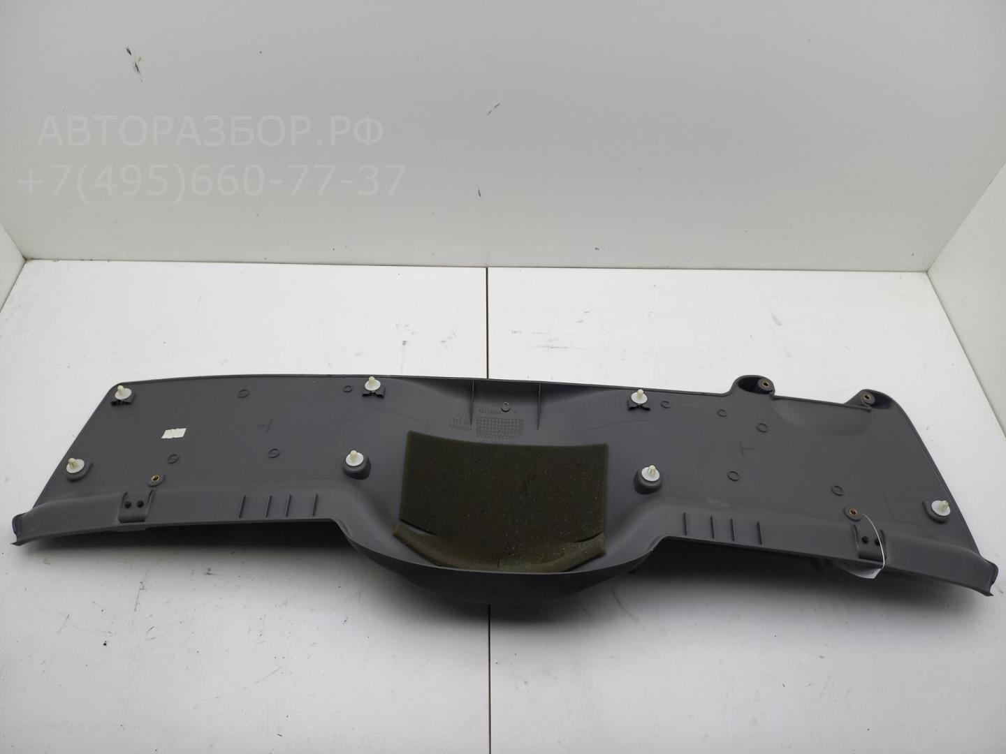 Обшивка крышки багажника