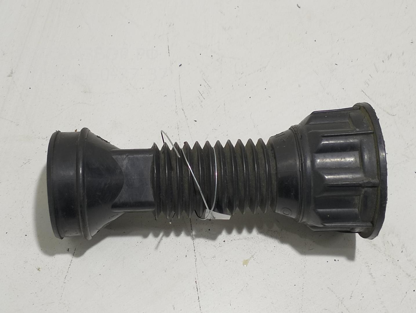 Горловина бачка омывателя