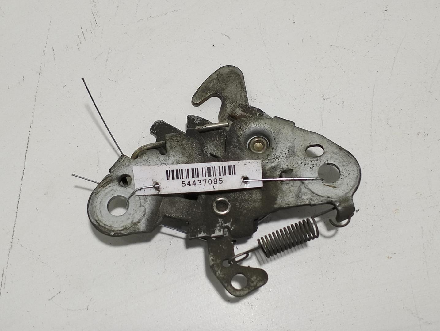 Замок капота