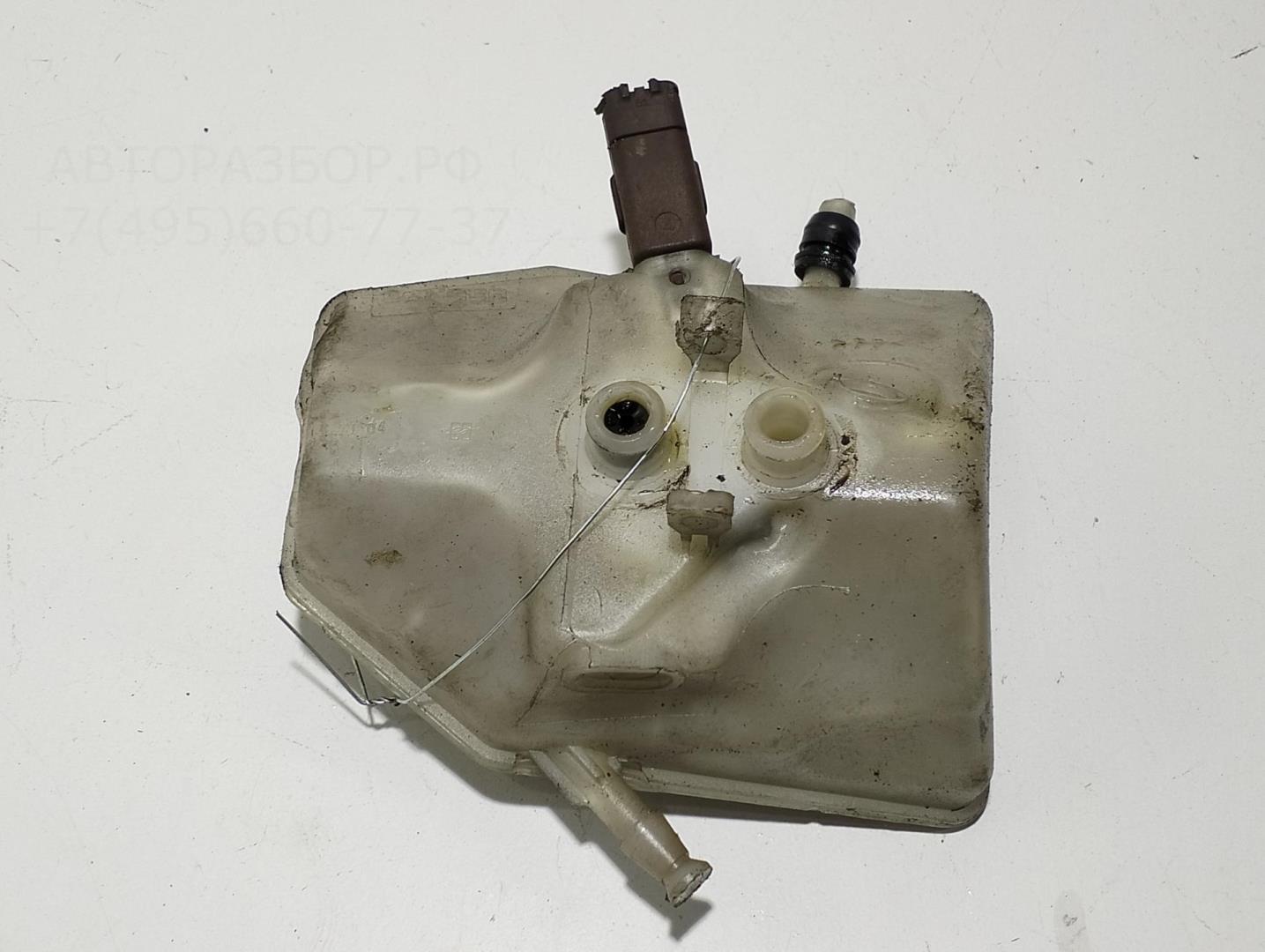 Бачок главного тормозного цилиндра