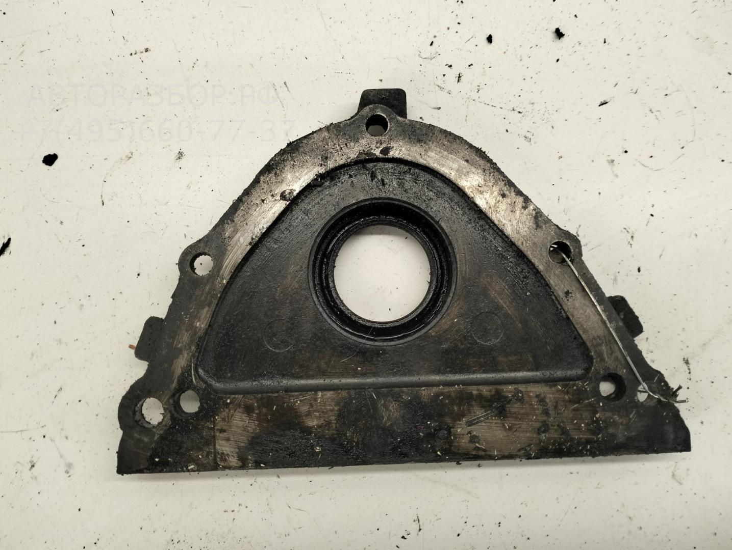 Крышка двигателя передняя