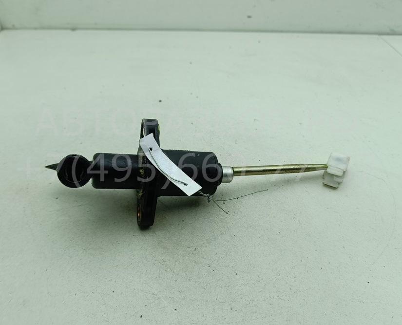 Цилиндр сцепления главный