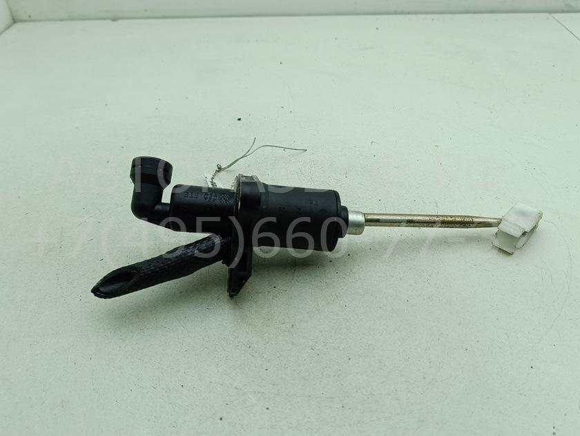 Цилиндр сцепления главный