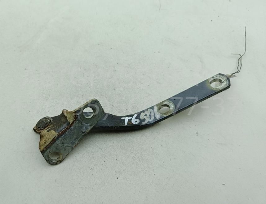 Петля капота правая