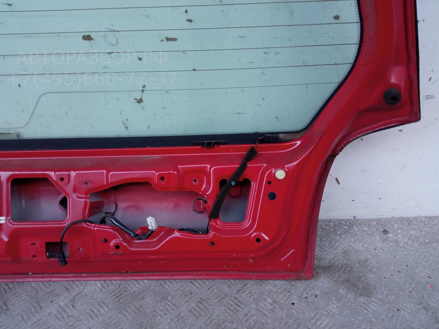 Дверь багажника