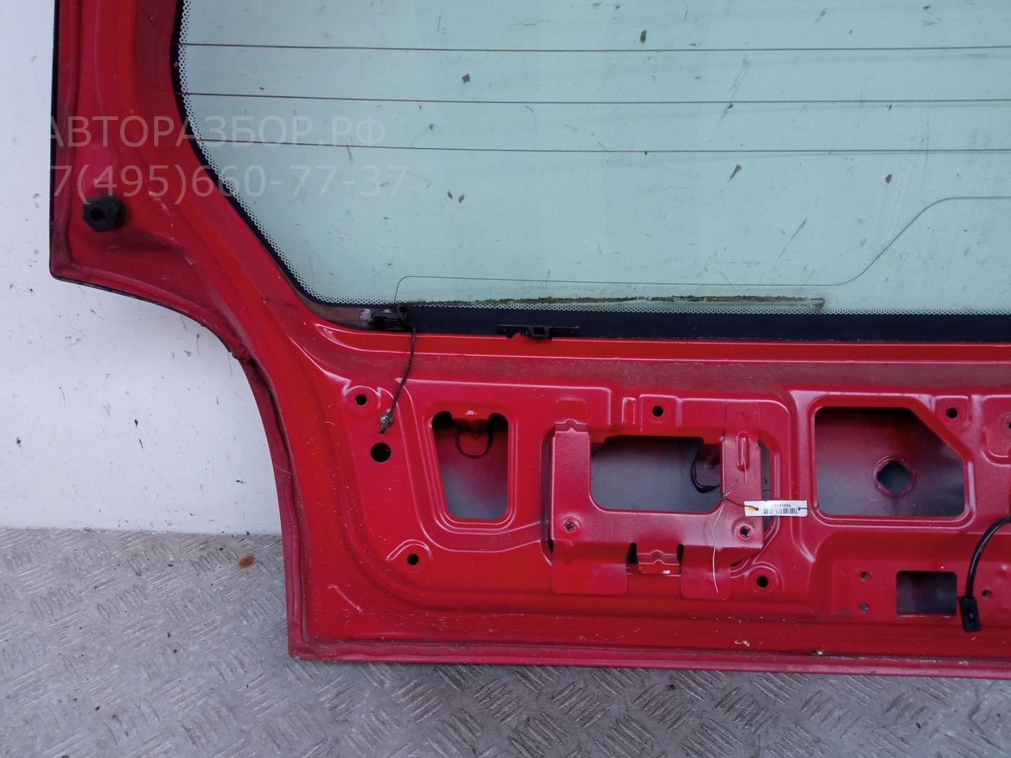 Дверь багажника