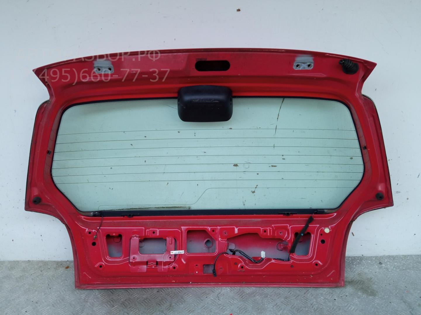 Дверь багажника