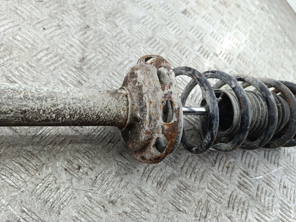 Амортизатор задний правый