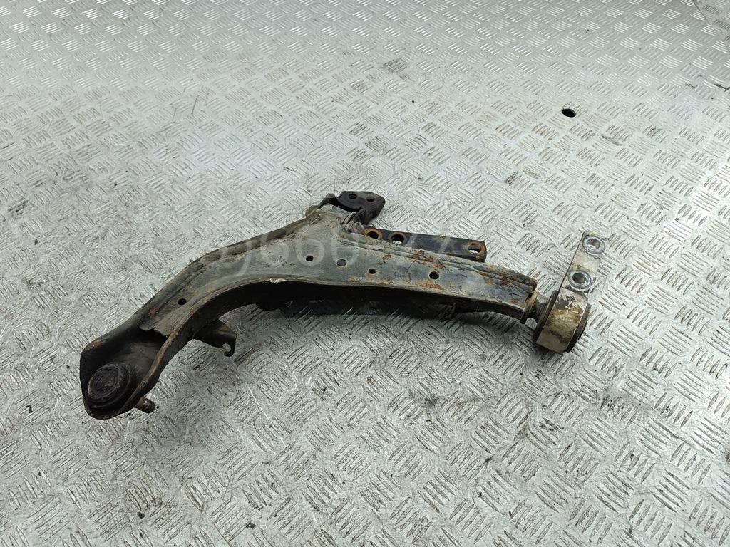 Рычаг передний правый