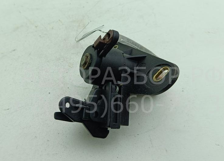 Кнопка открывания багажника