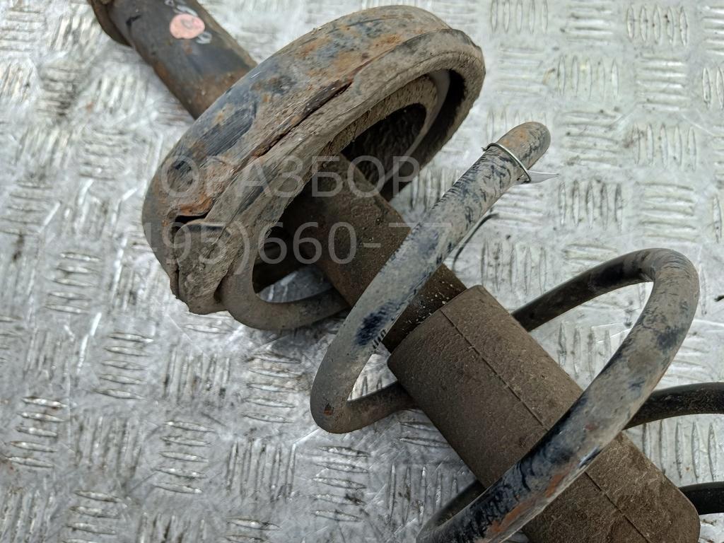 Амортизатор передний правый