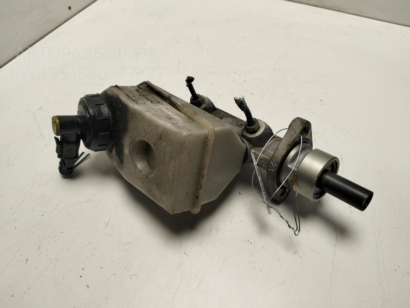 Цилиндр тормозной главный