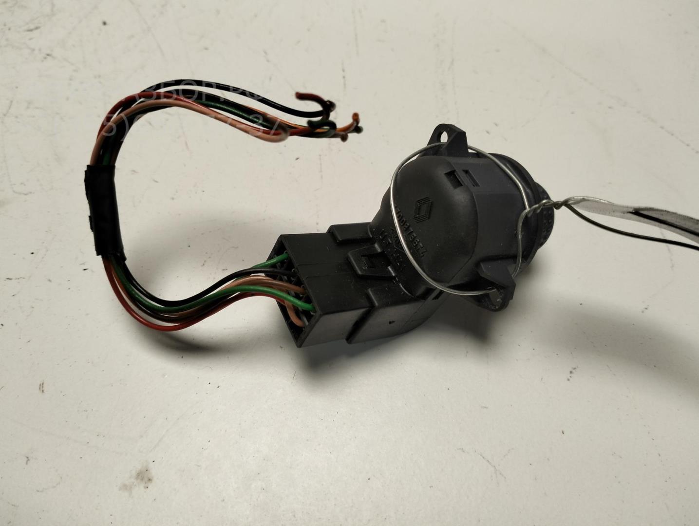 Кнопка регулировки зеркала