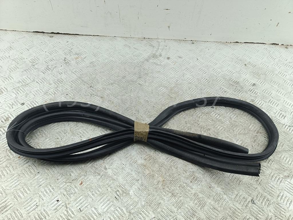 Уплотнитель двери