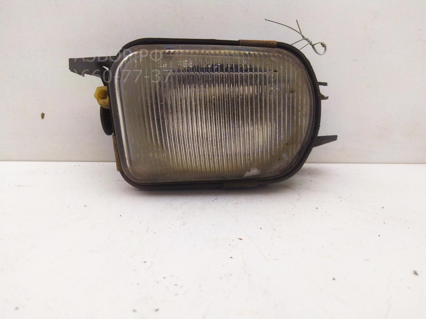 Фара противотуманная левая