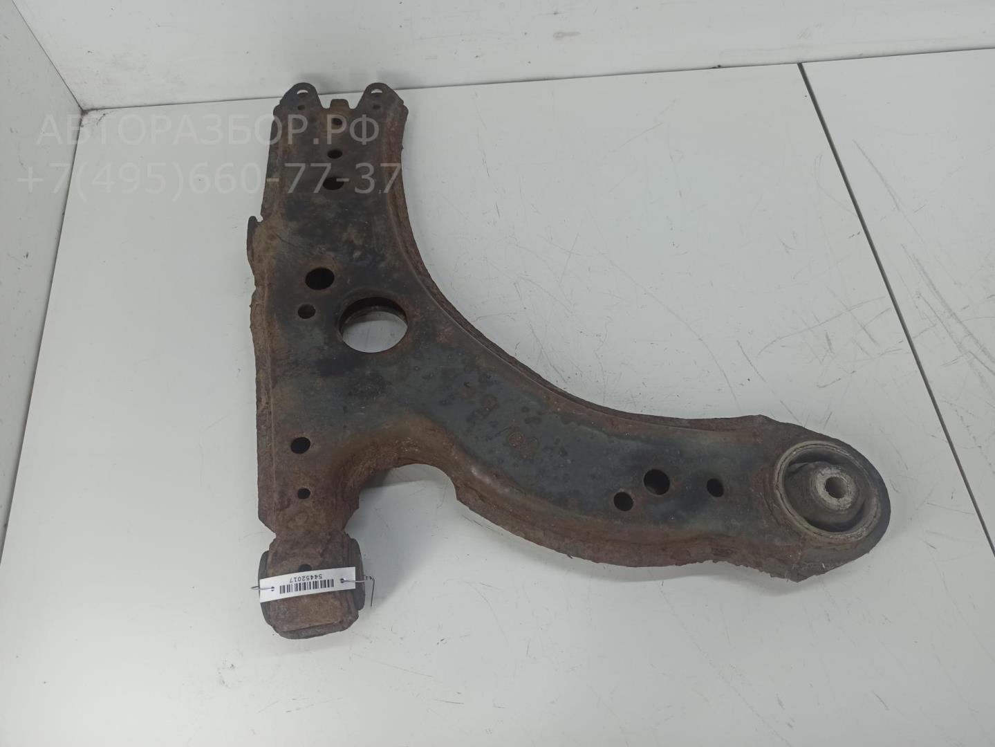 Рычаг передний левый